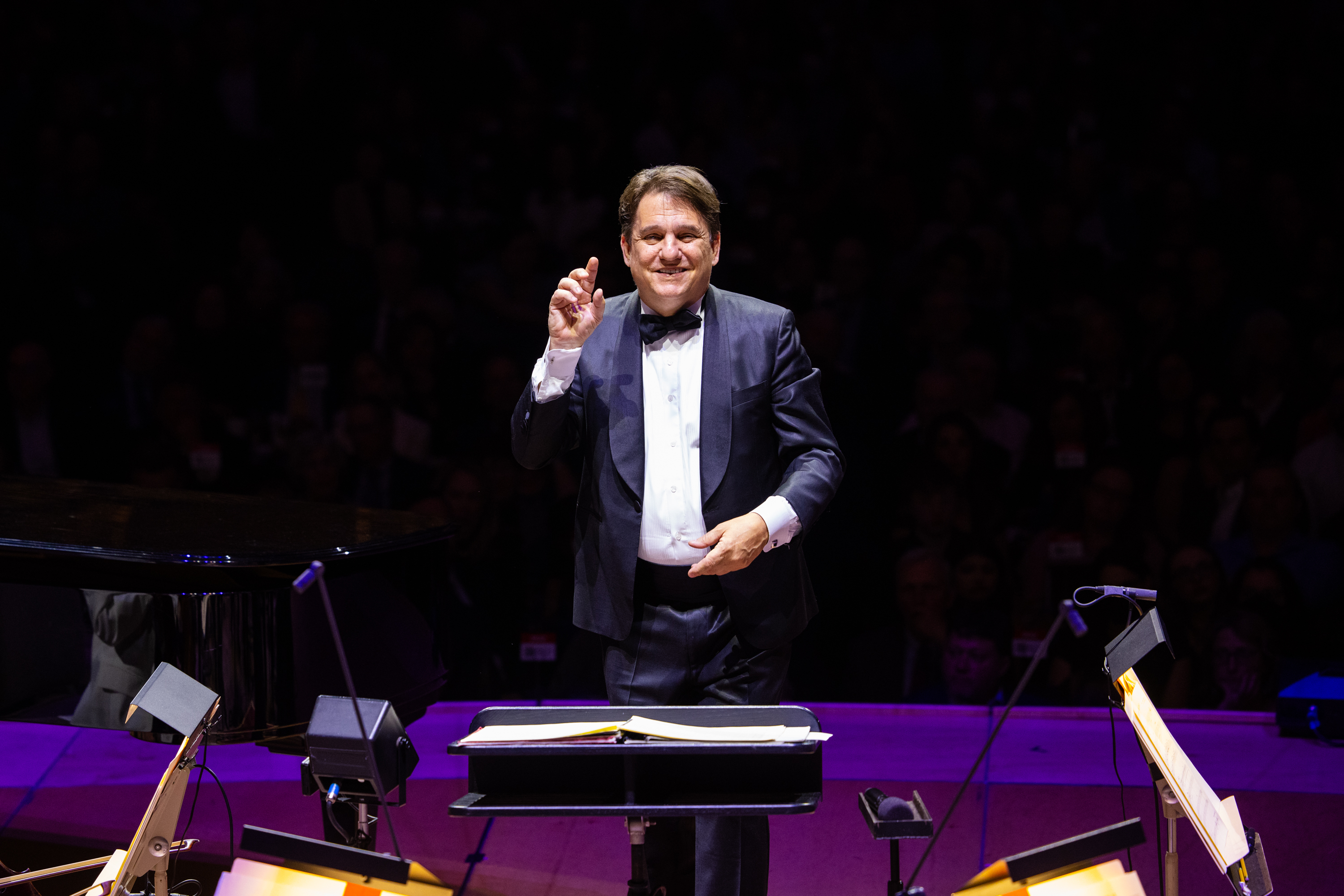 Keith Lockhart conducting the Boston Pops