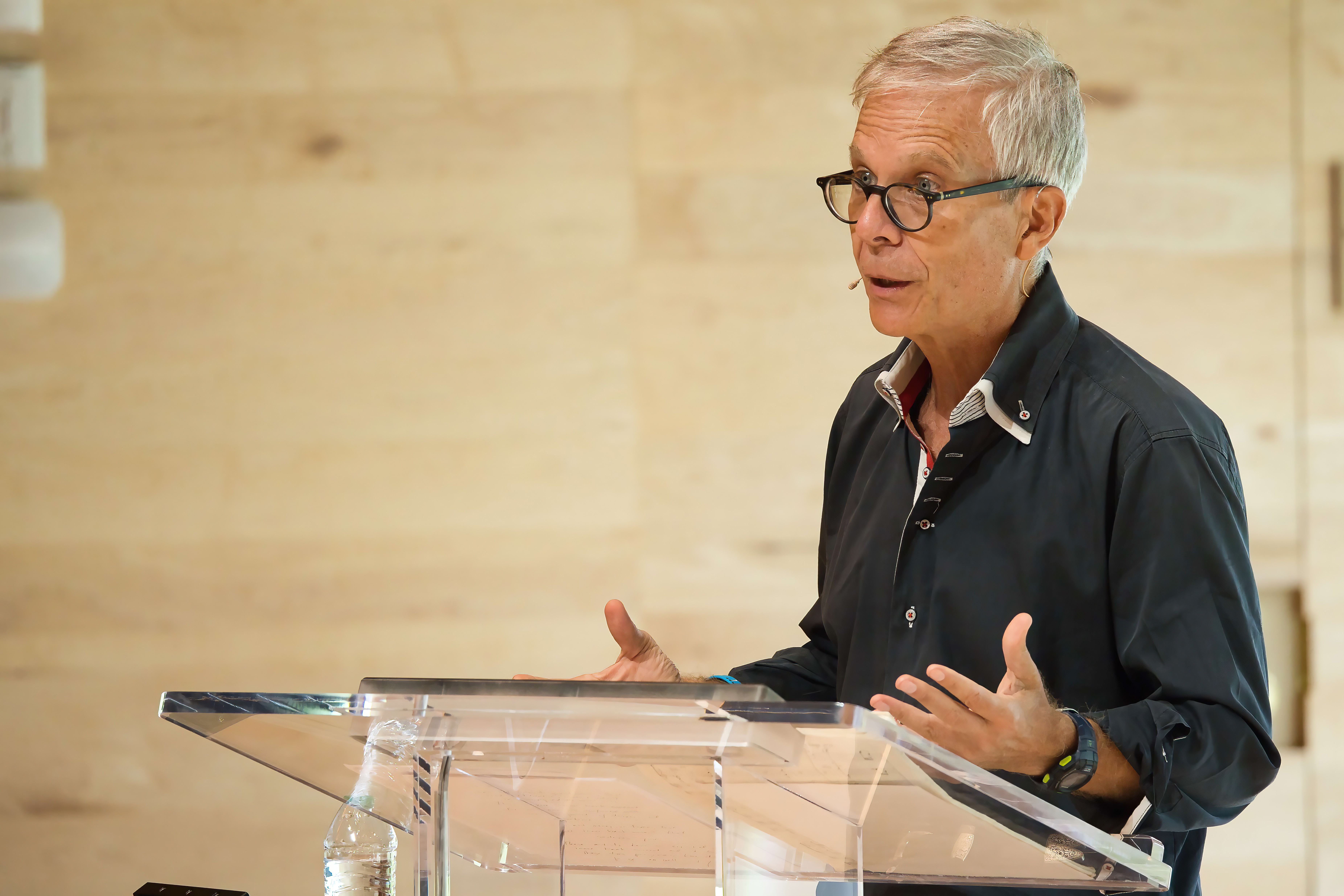 Guest lecturer Mark Ludwig at the Linde Center