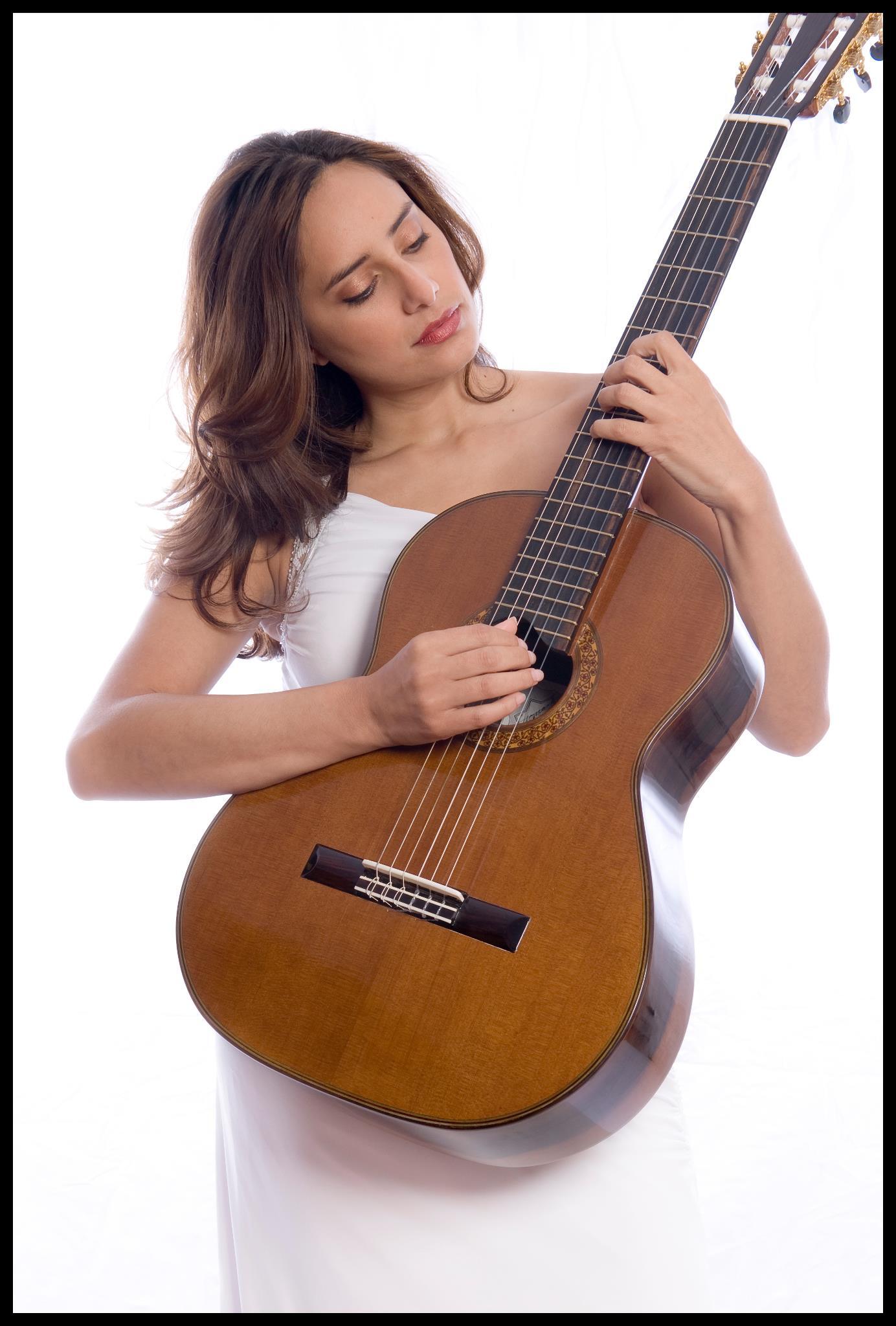 Zaira Meneses headshot