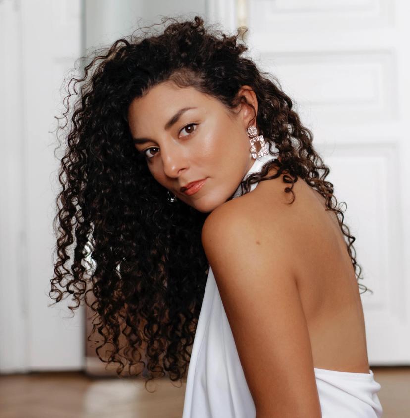 Andrea Carroll headshot