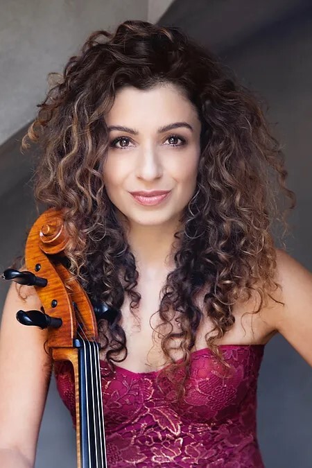 Ani Aznavoorian headshot