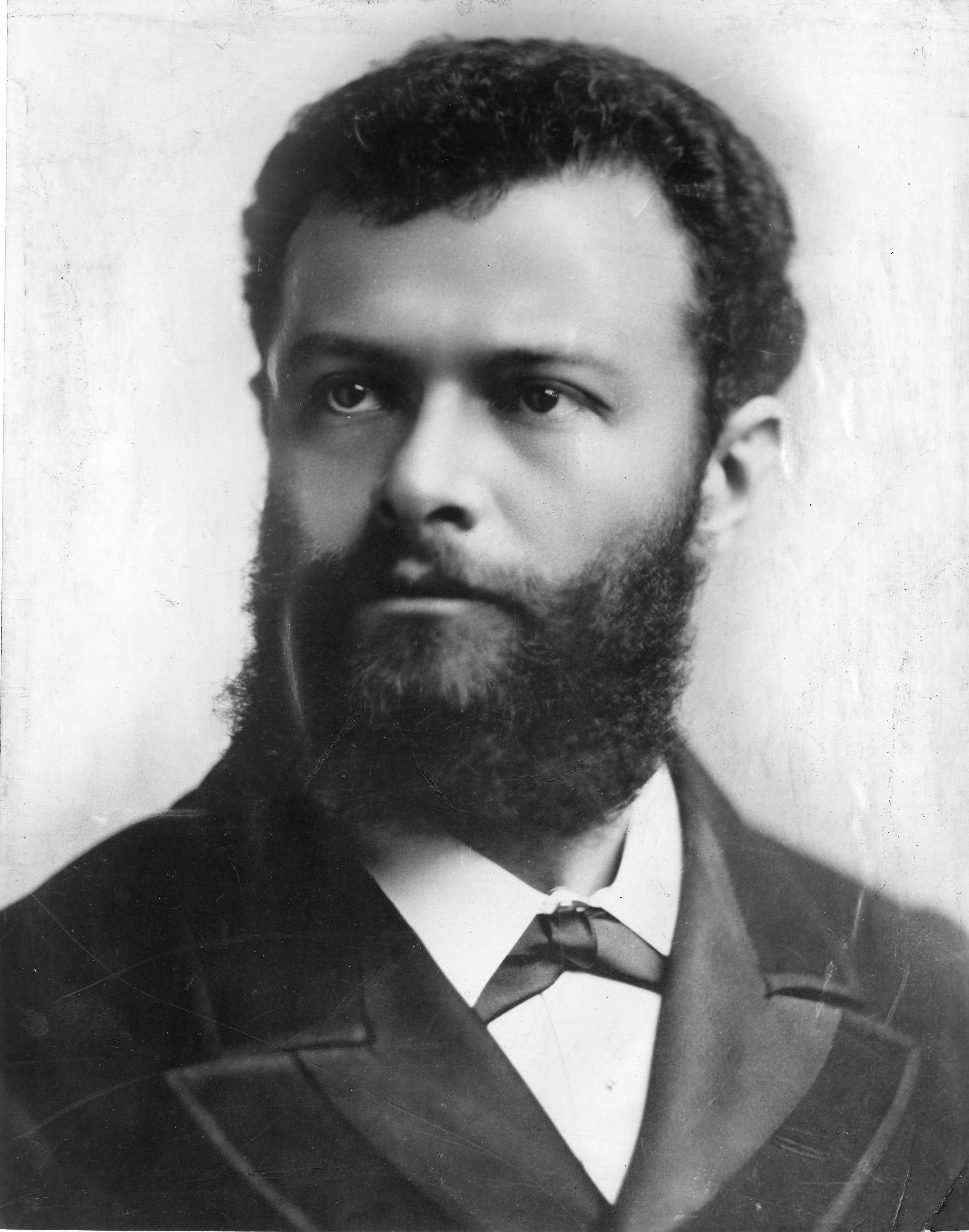 Black and white portrait of Georg Henschel