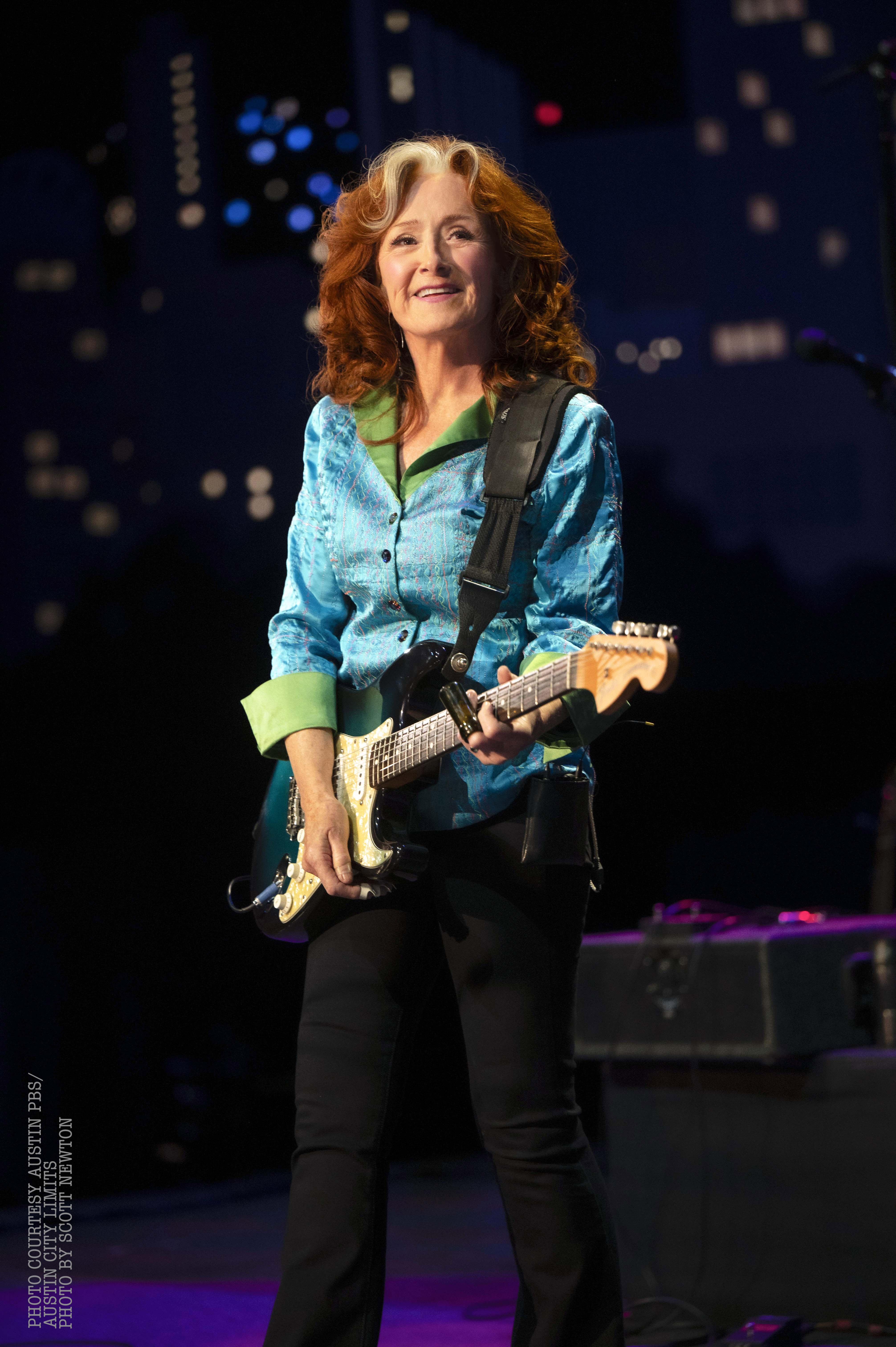 Bonnie Raitt headshot