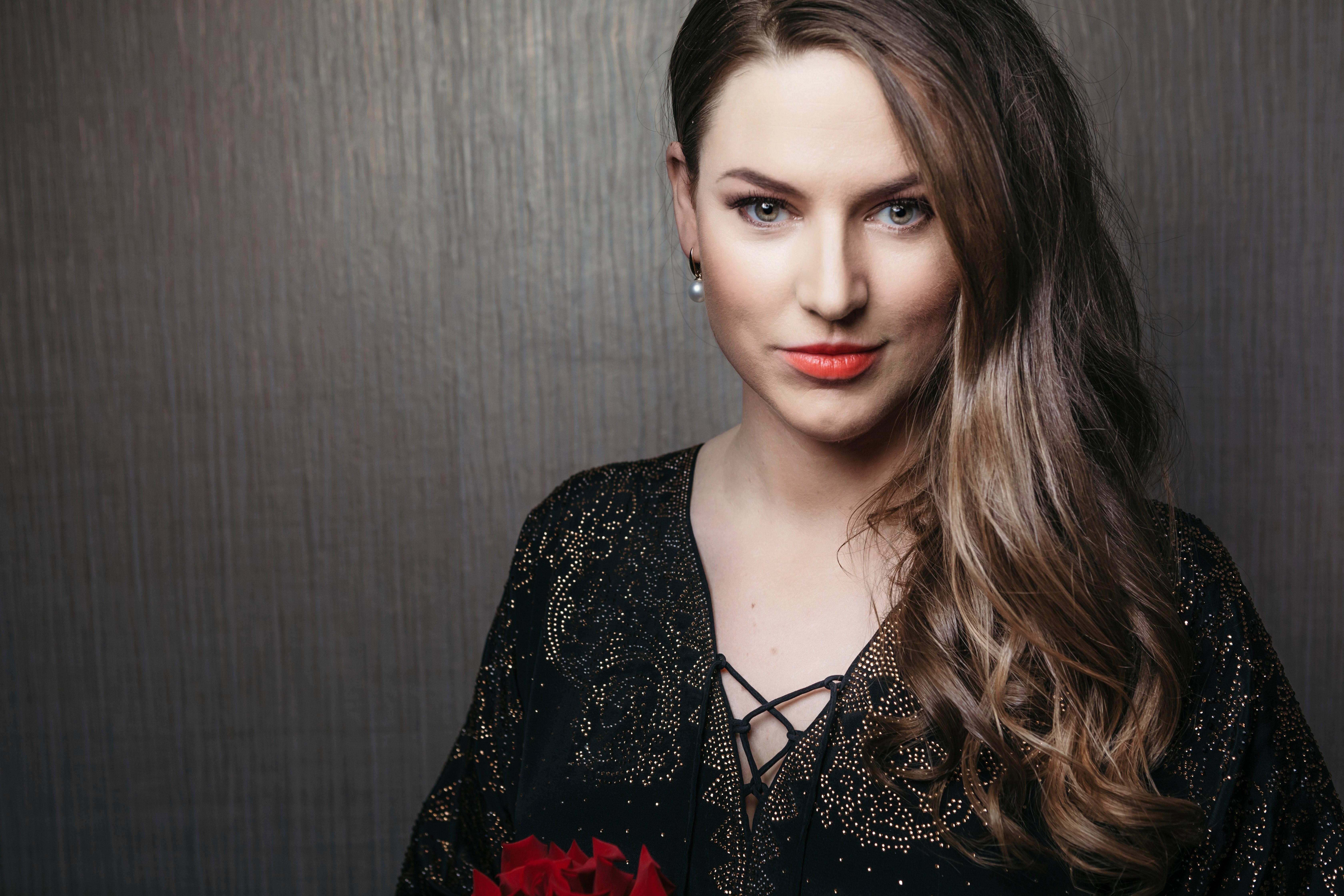 Eleanor Lyons headshot