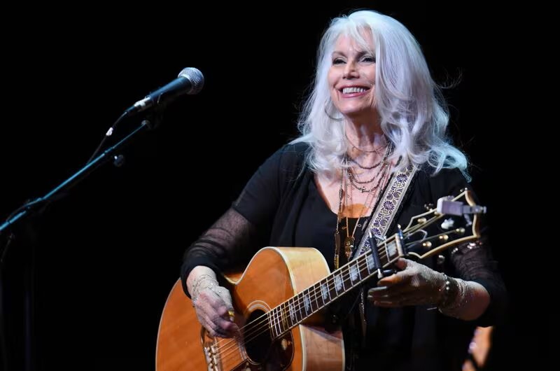 Emmylou Harris headshot