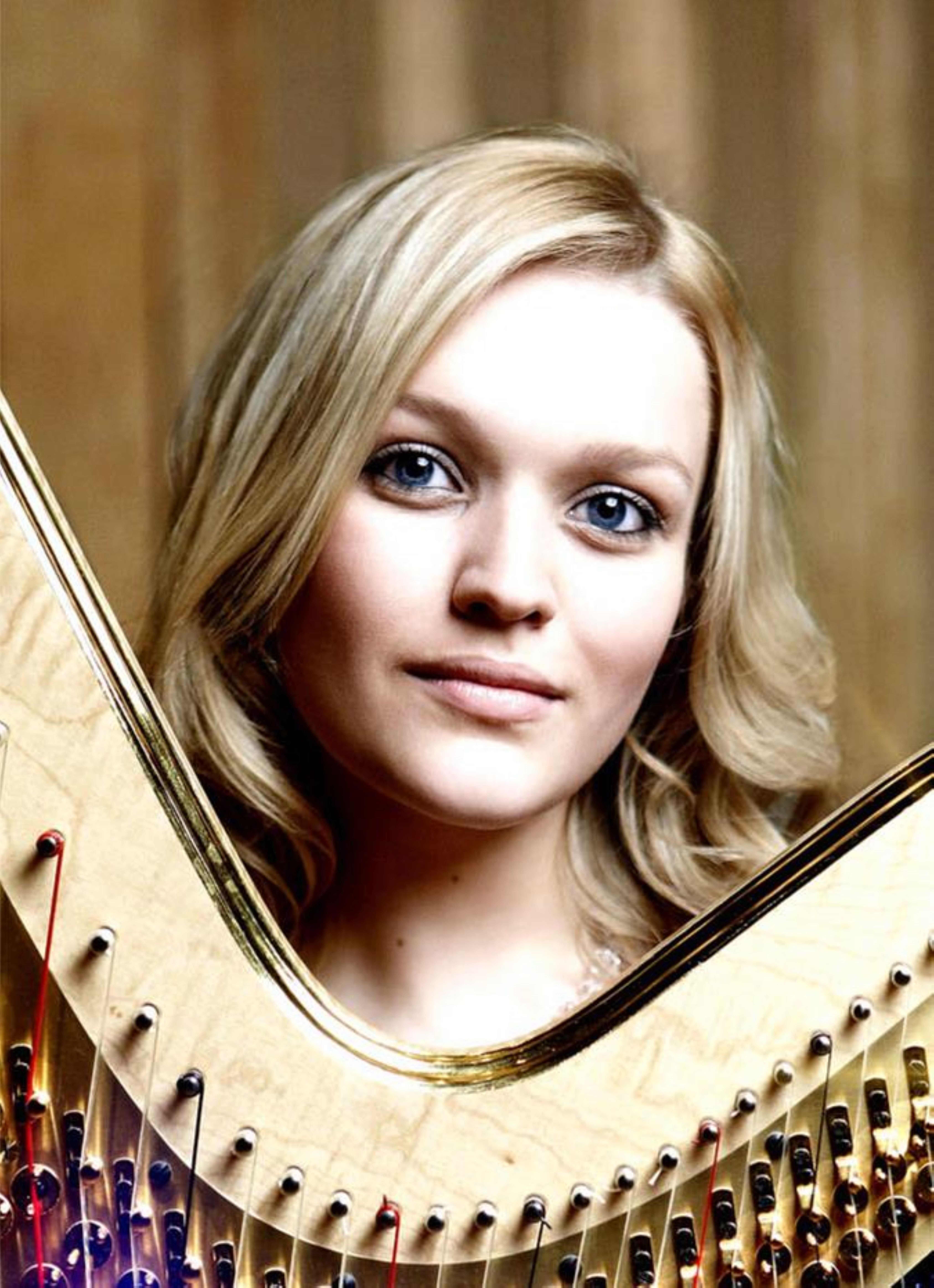 Hannah Stone headshot