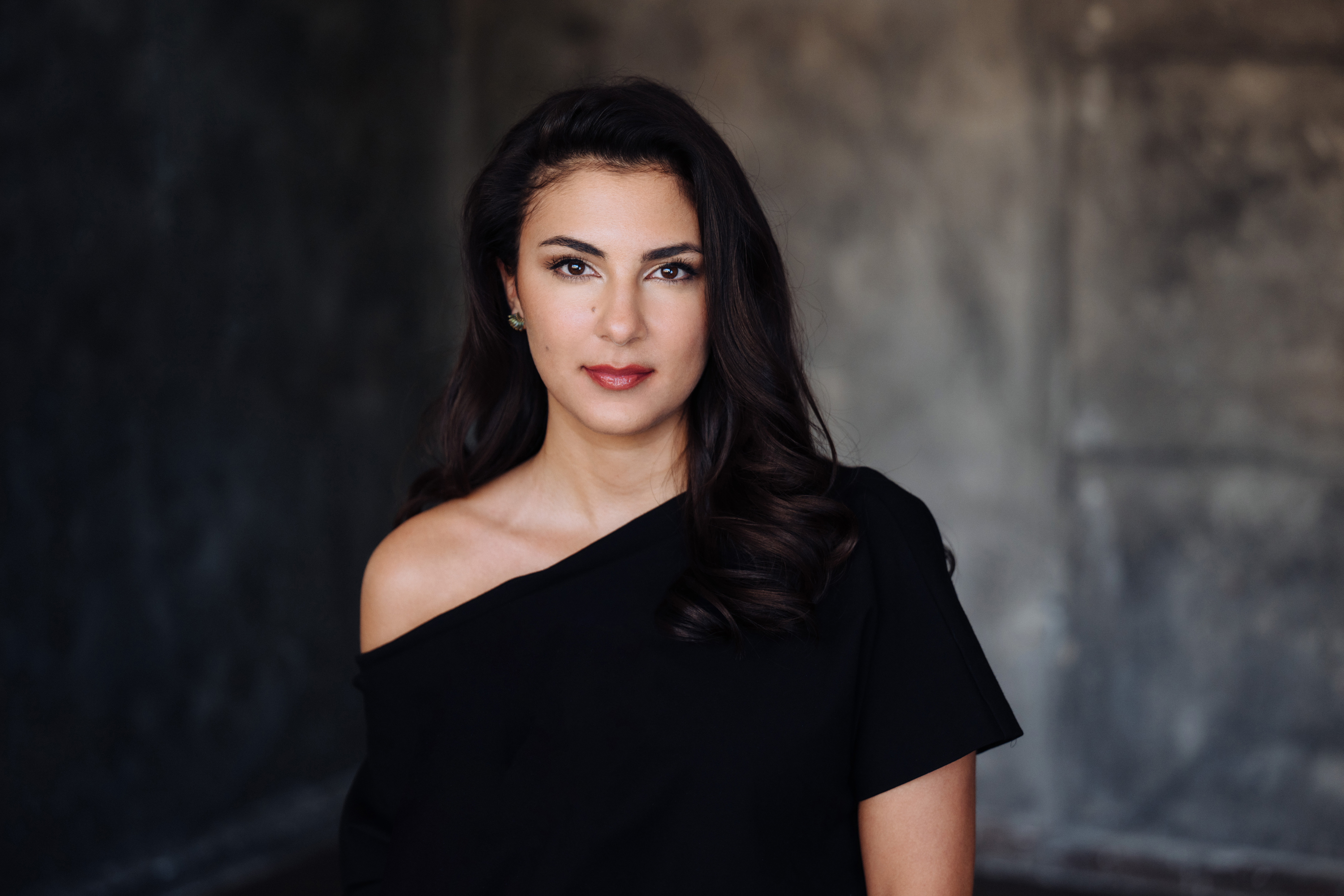 Elena Villalón headshot