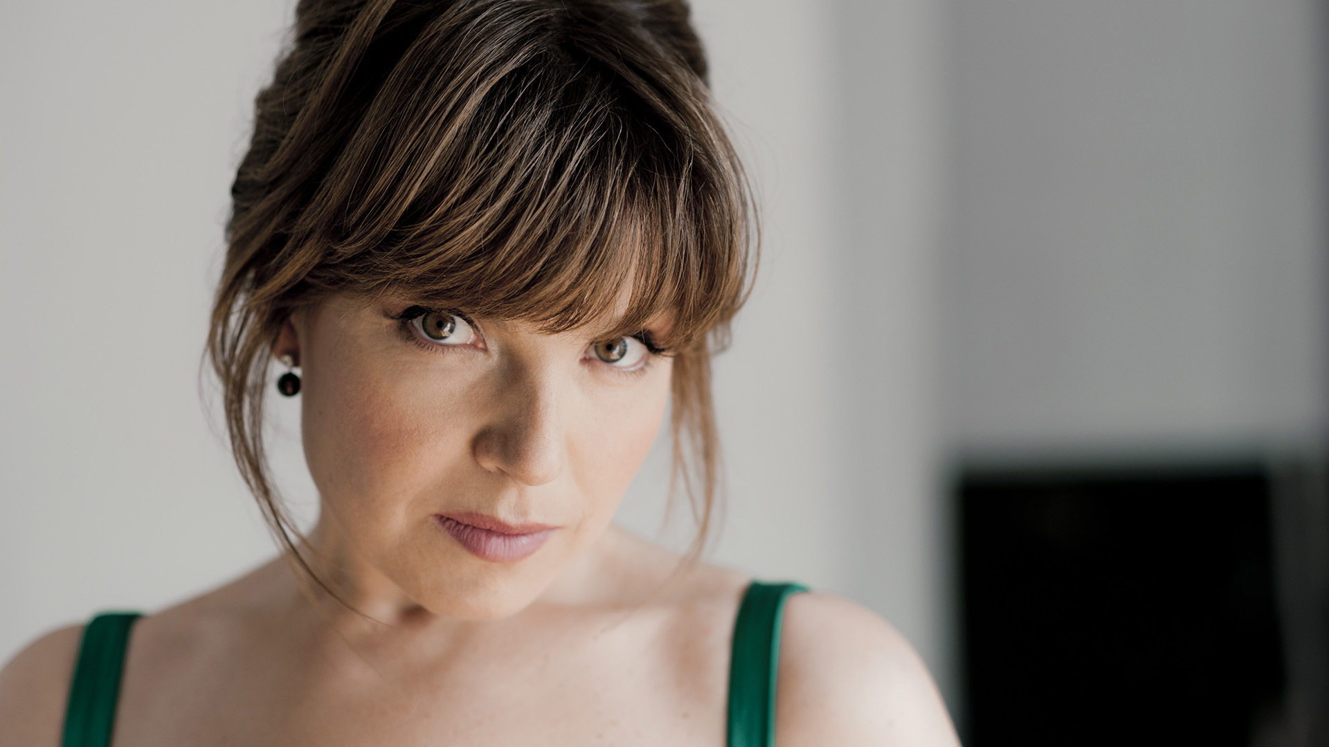 Claire Booth headshot