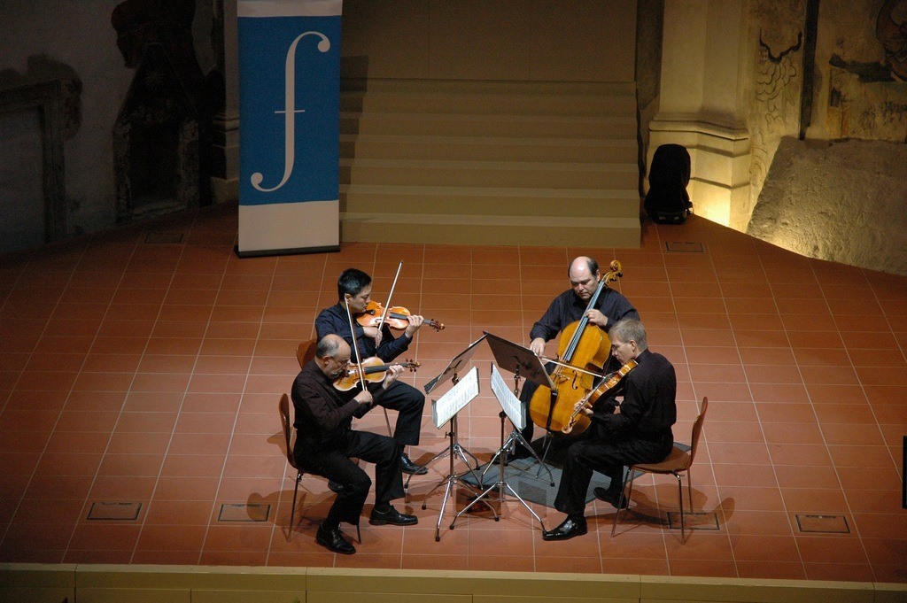 Hawthorn Quartet on stage