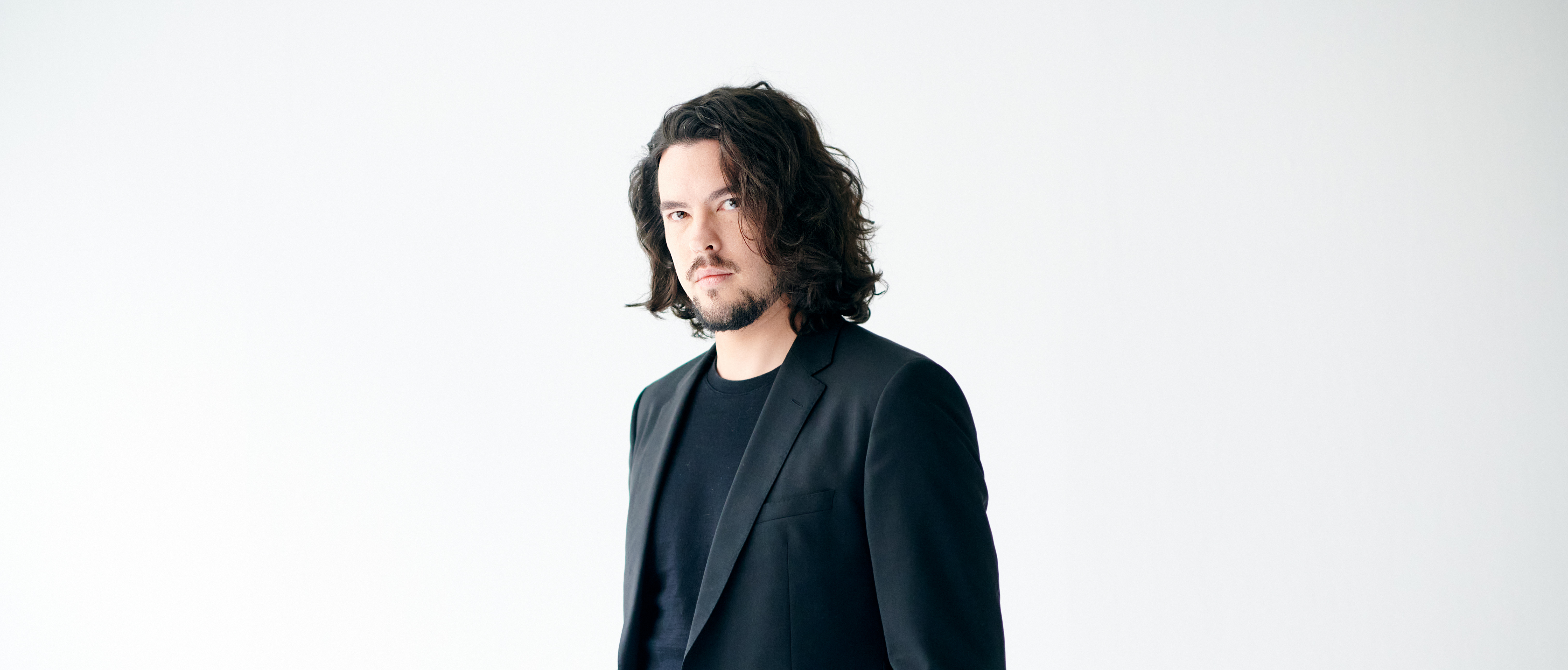 Andrè Schuen headshot