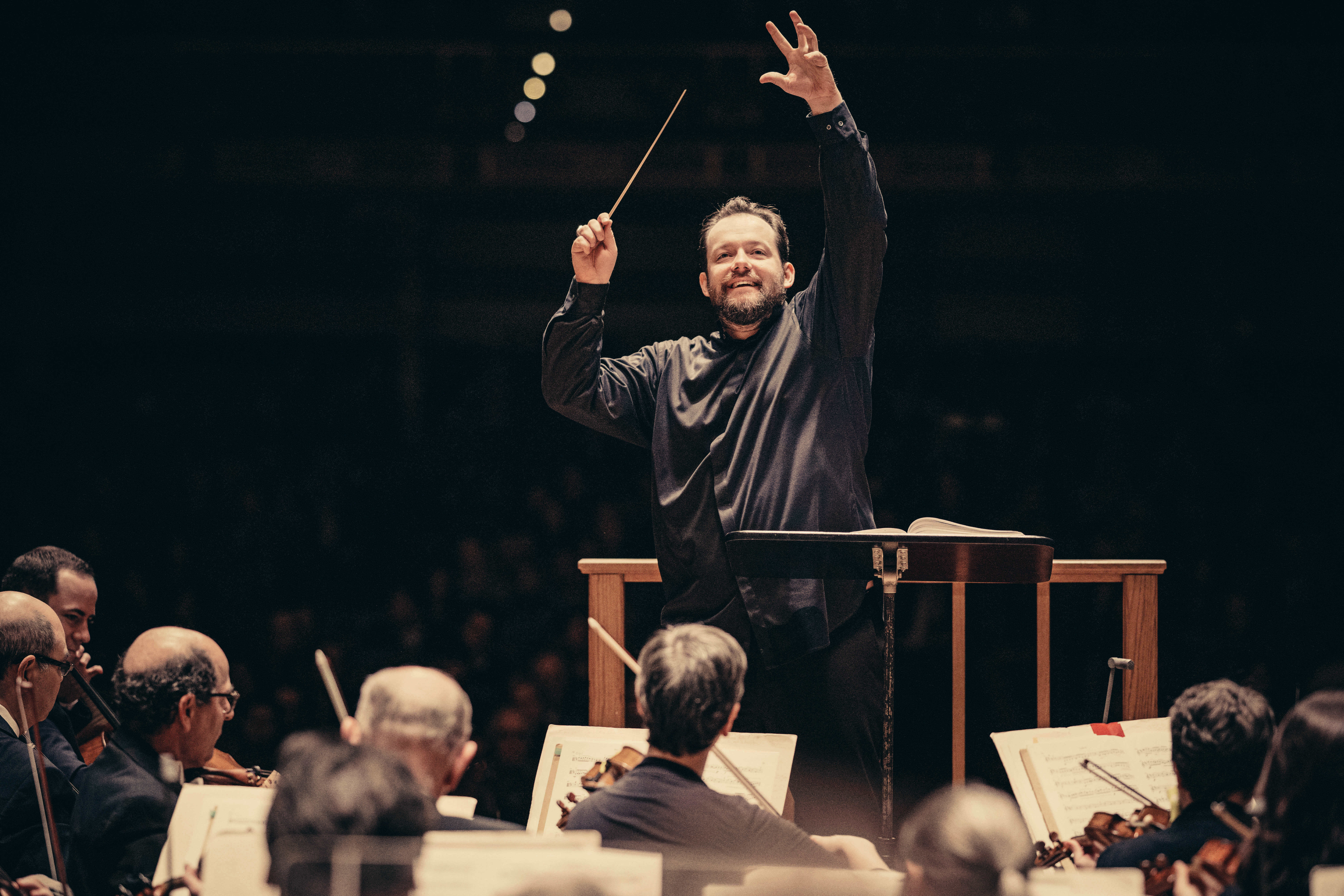 Andris Nelsons conducting