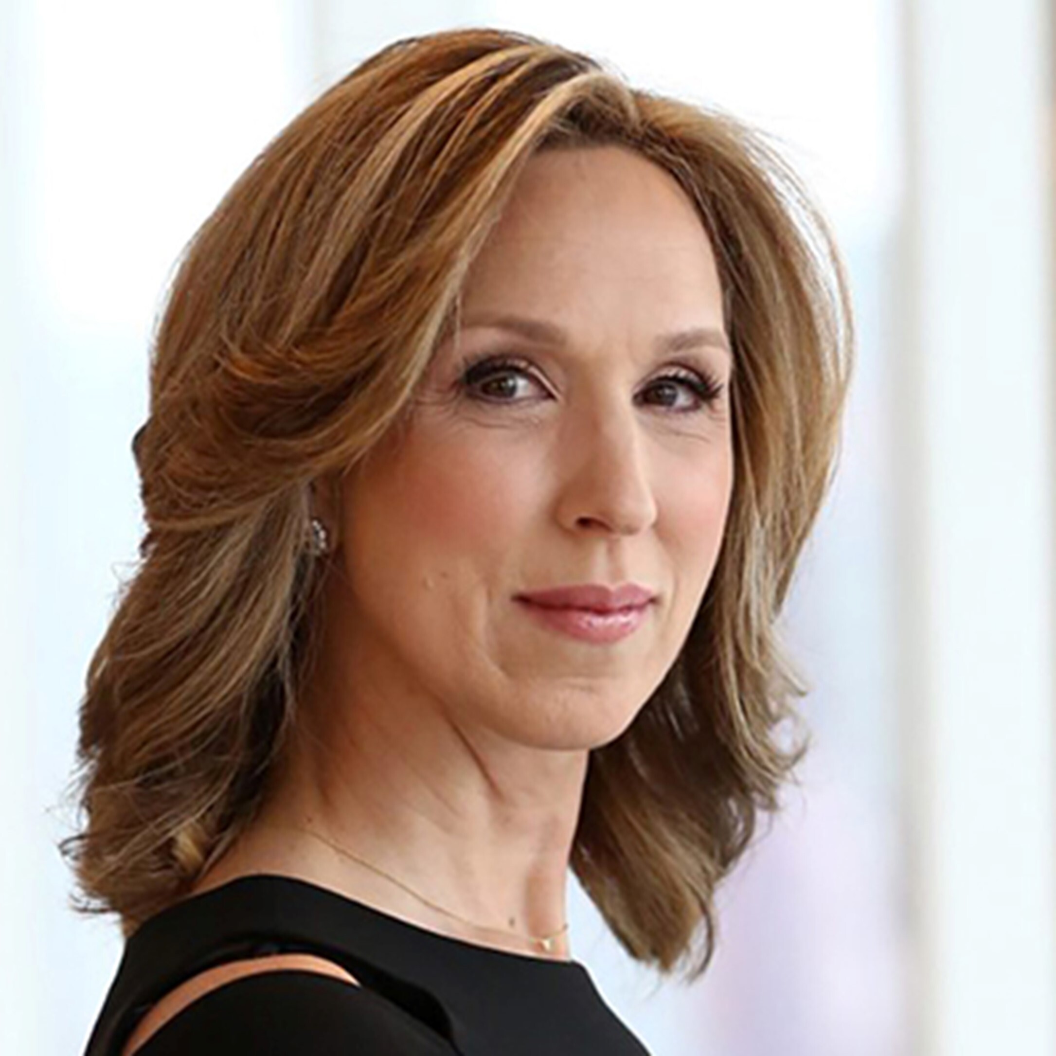 Carol Massar Headshot