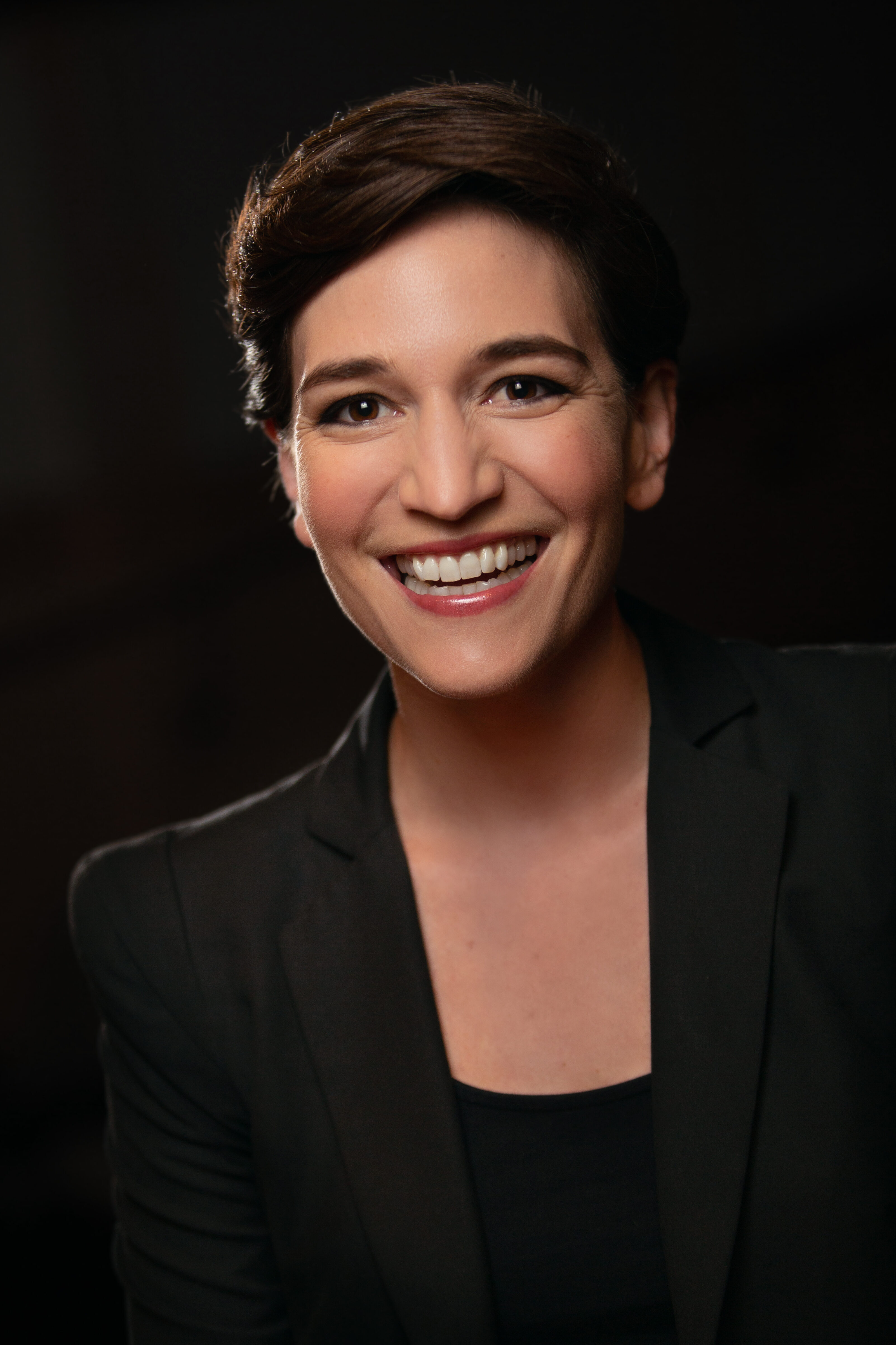 Headshot of Kate Lindsey