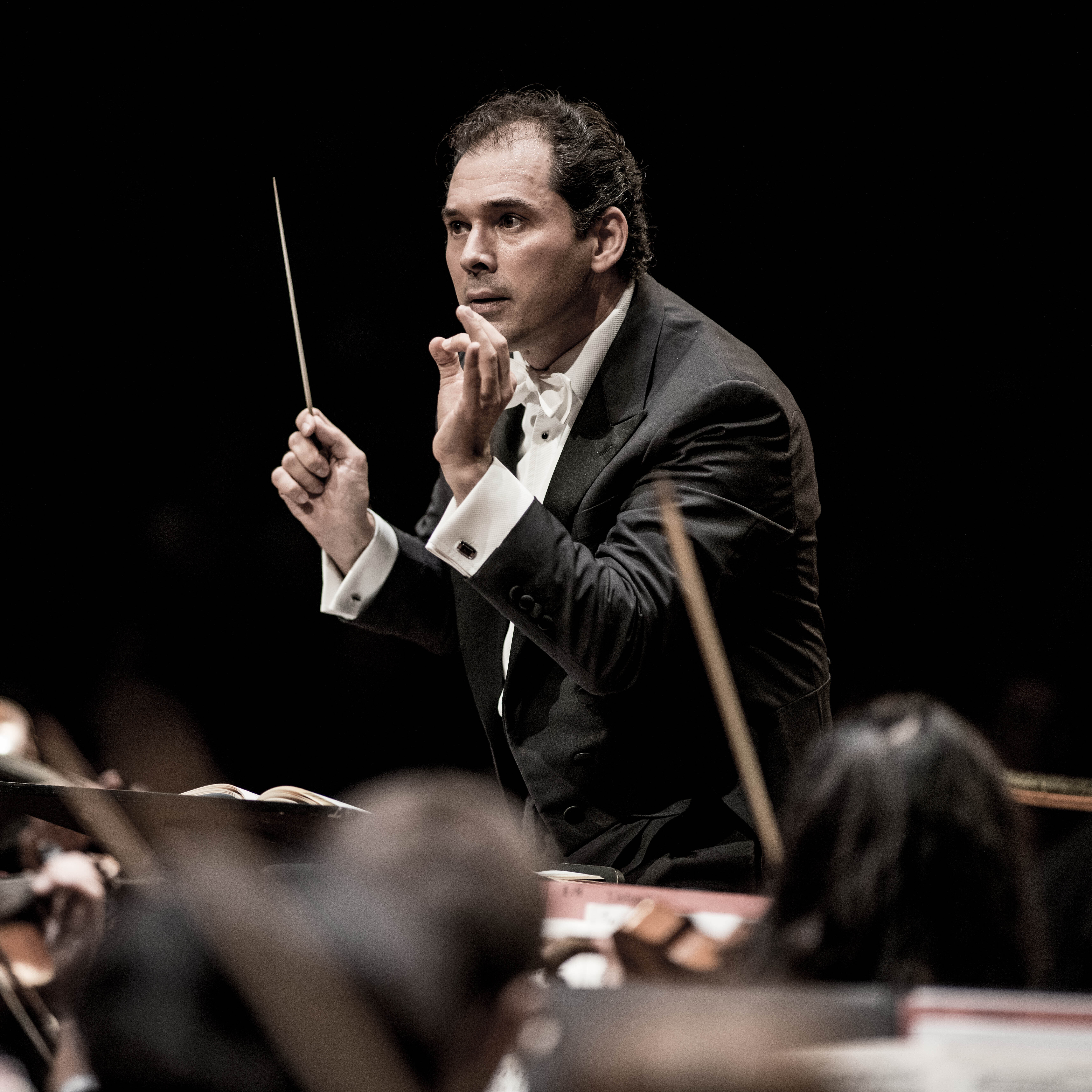 Tugan Sokhiev conducting