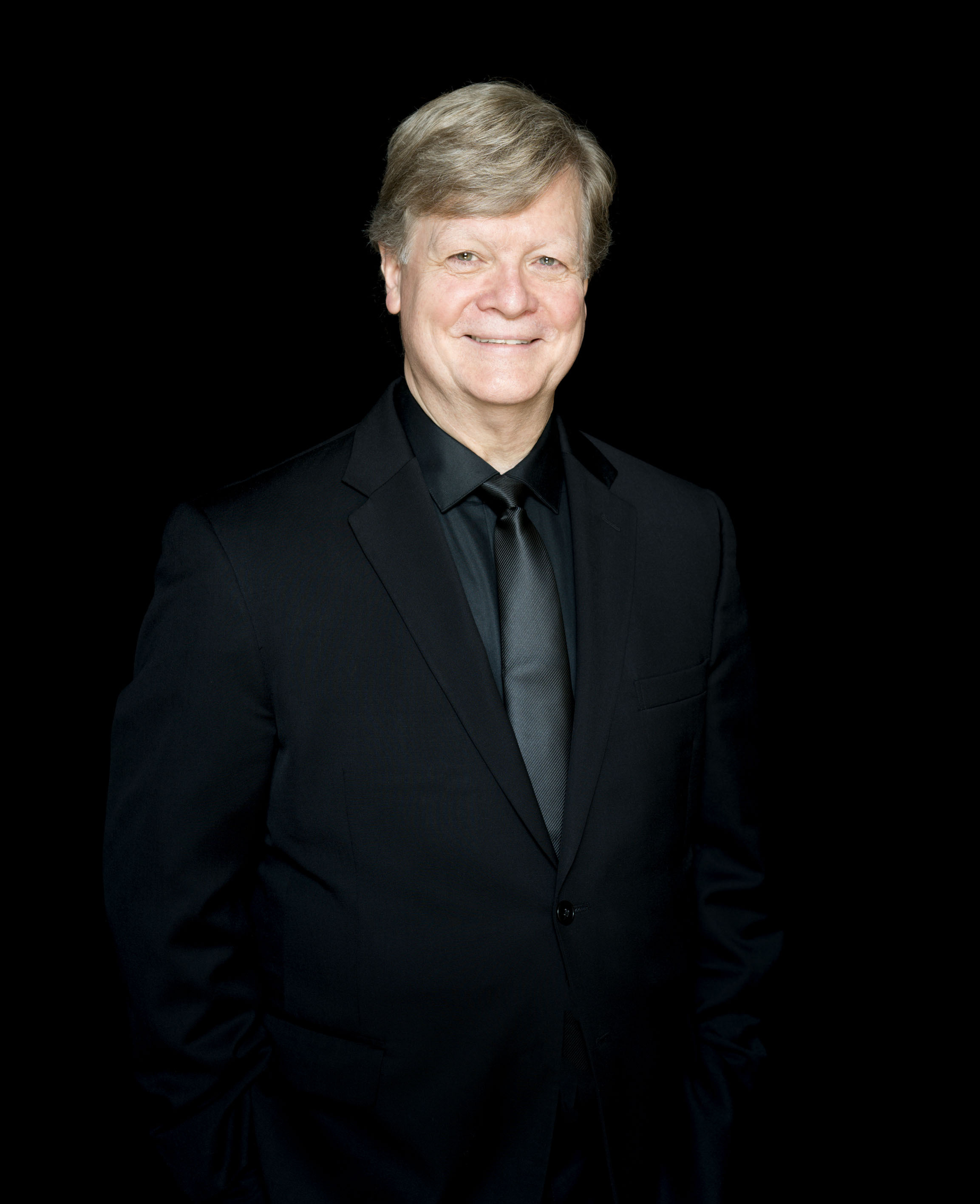 Lynn Larsen headshot