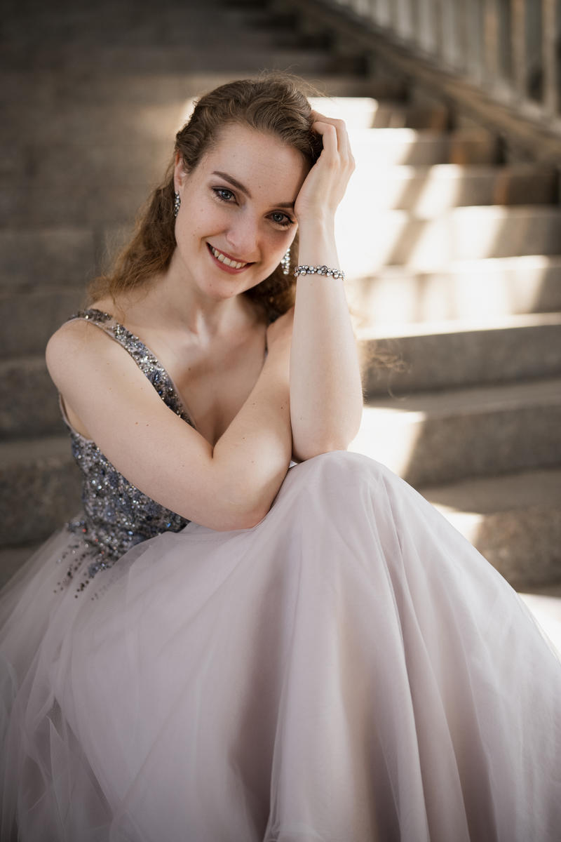 Nikola Hillebrand headshot