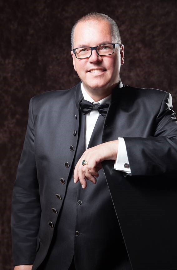 Stefan Vinke headshot