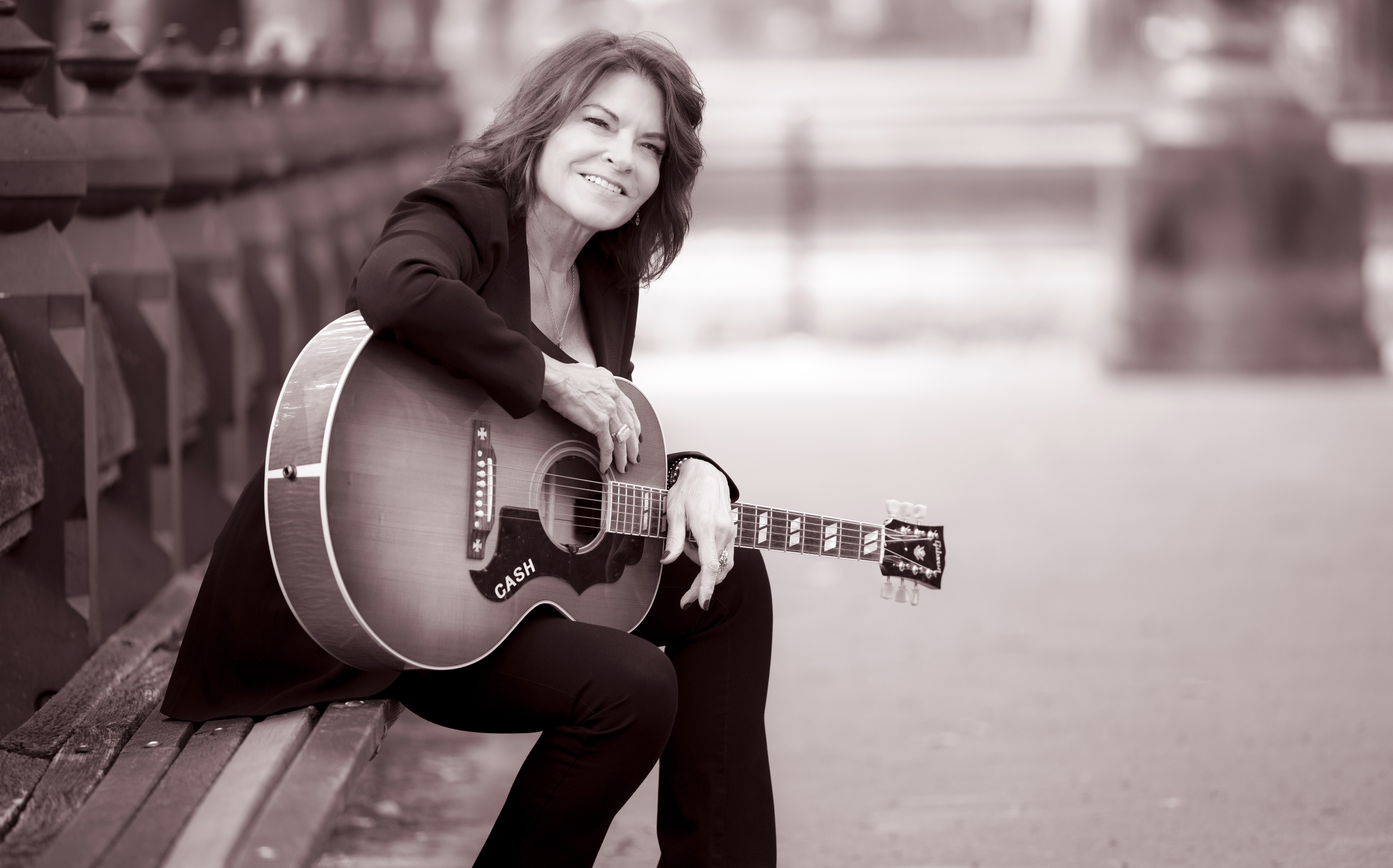 Rosanne Cash headshot