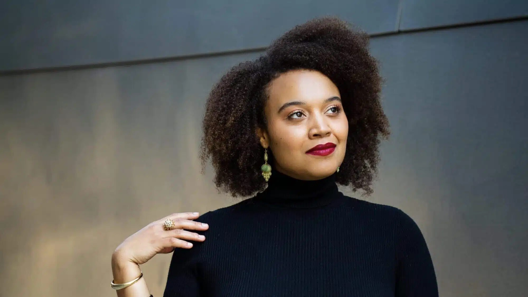 Taylor Raven headshot