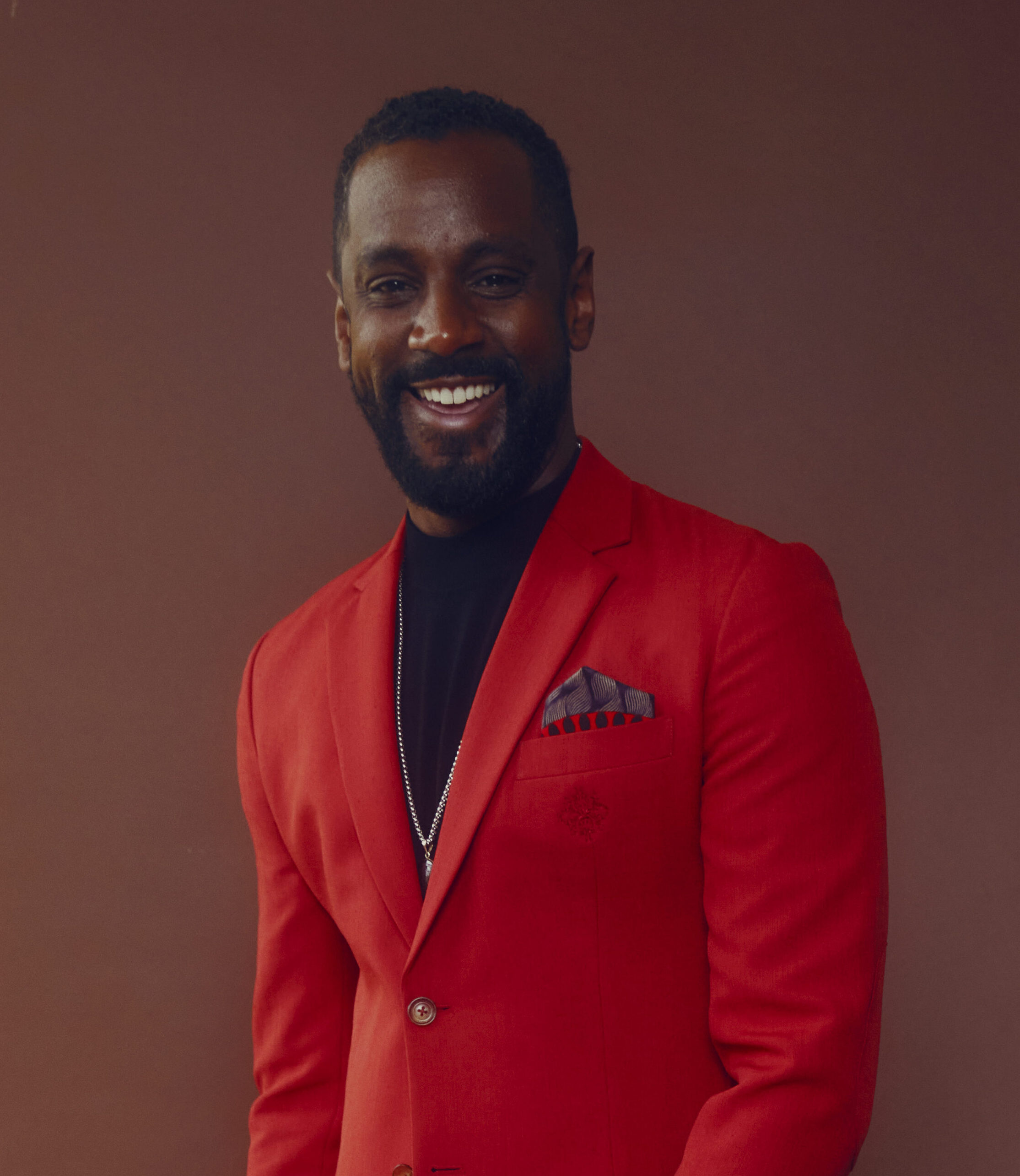 Carlos Simon headshot