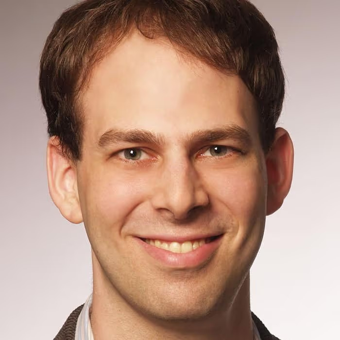 Hilan Warshaw headshot