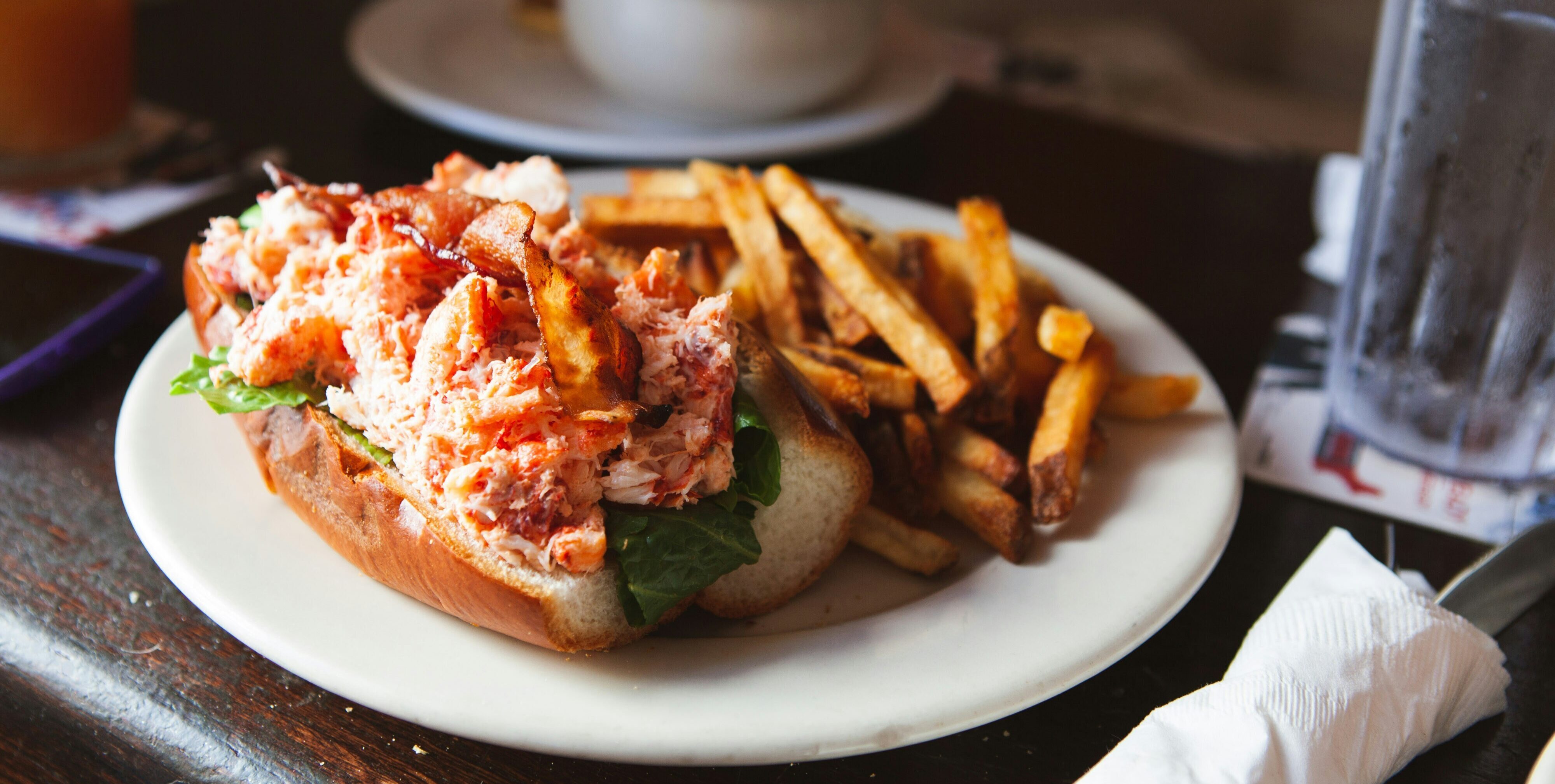 Lobster Roll w/ Fries